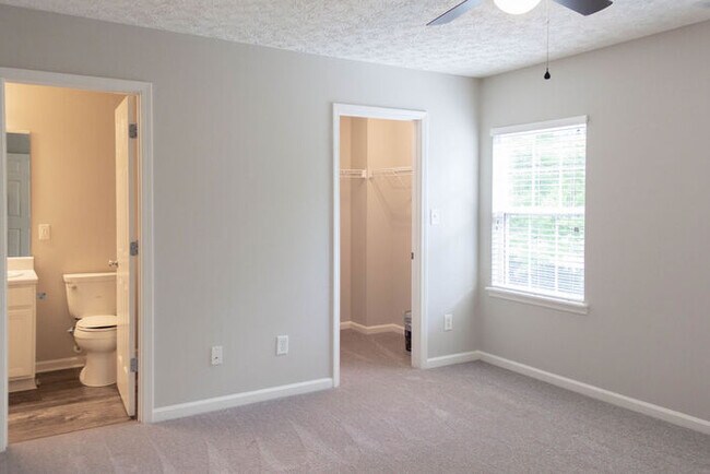 Building Photo - Beautiful Durham Townhome For Rent