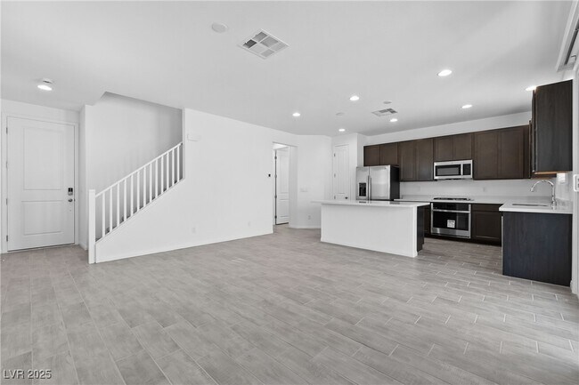 Building Photo - 966 Ferodale Ave