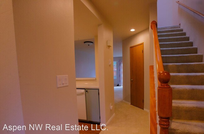Building Photo - 2 br, 1.5 bath House - 451 S 328th Street B10