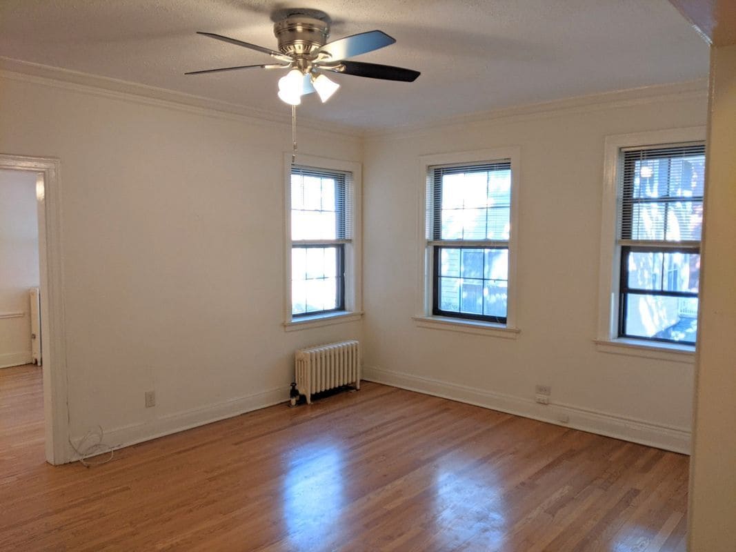 Building Photo - 1135 Maple Ave