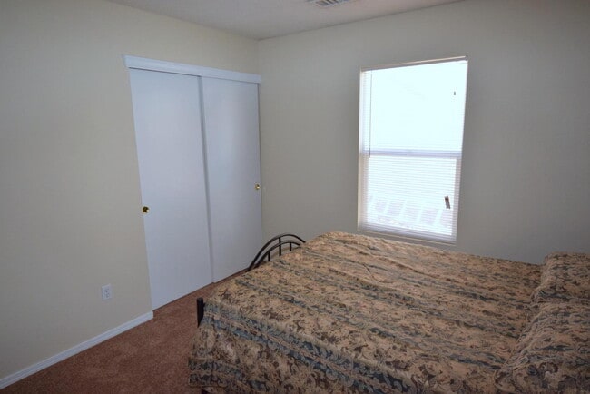 Building Photo - VISTA DEL NORTE 2 bedroom 2 bath 2/CG