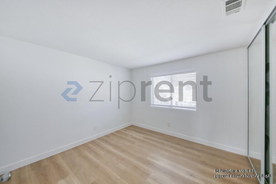 Building Photo - 17 Armory Pl