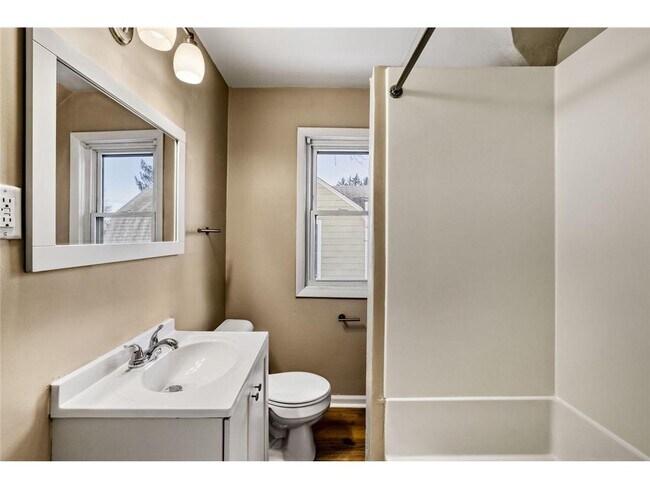 Building Photo - 1501 Sherburne Ave