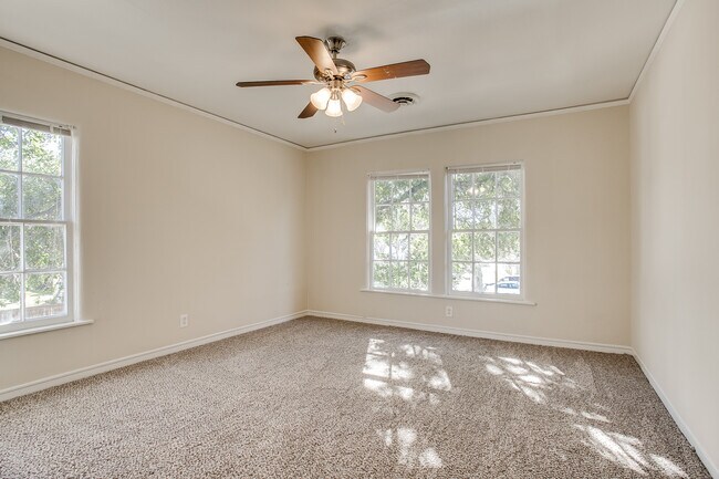 Building Photo - 4301 Emerson Ave
