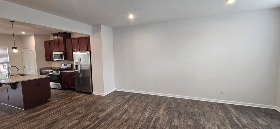 Building Photo - 107 Brier Summit Pl