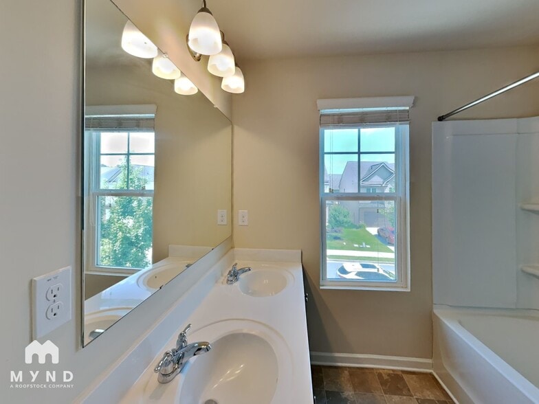 Building Photo - 5057 Rapahoe Trail