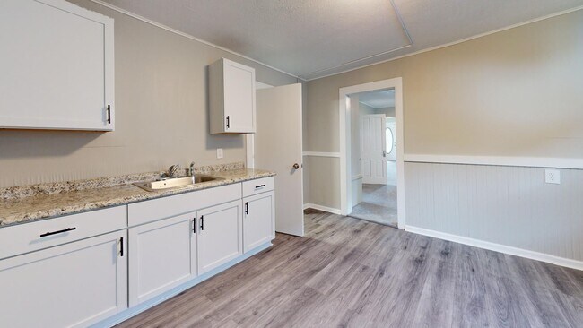 Building Photo - Cudell neighborhood - 2 bedroom/1 bathroom, Single Family Home