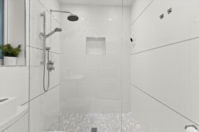 Building Photo - 12930 Oleander Rd