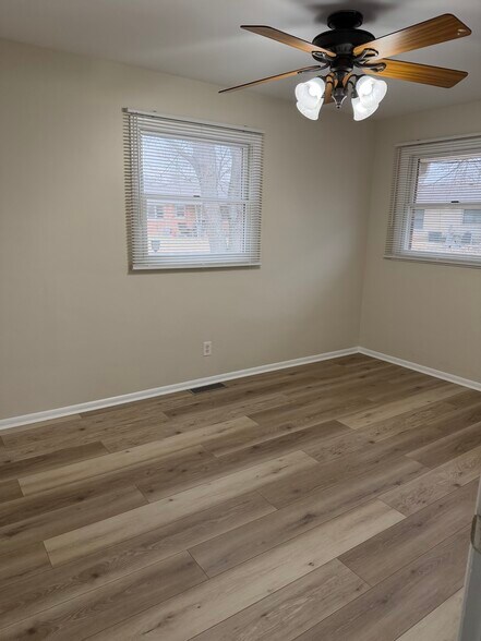 Building Photo - 410 Dunn St