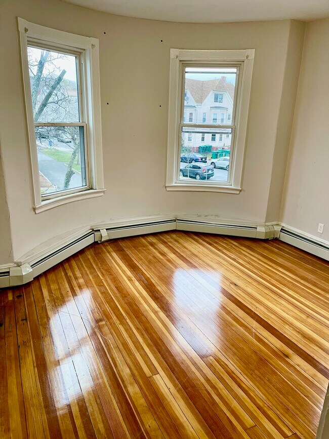 Building Photo - 127 Washington St