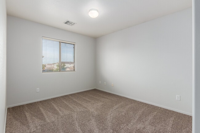 Building Photo - 2574 E Meadow Mist Ln