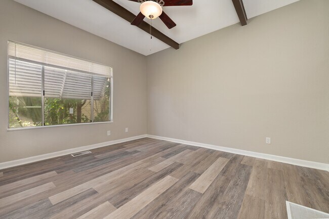 Building Photo - 216 Redan St