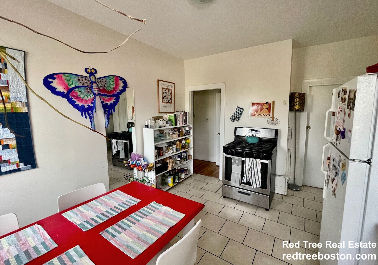 Building Photo - 10 Houghton St