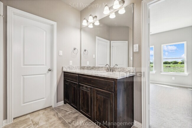 Building Photo - 209 Cedar Elm Ln
