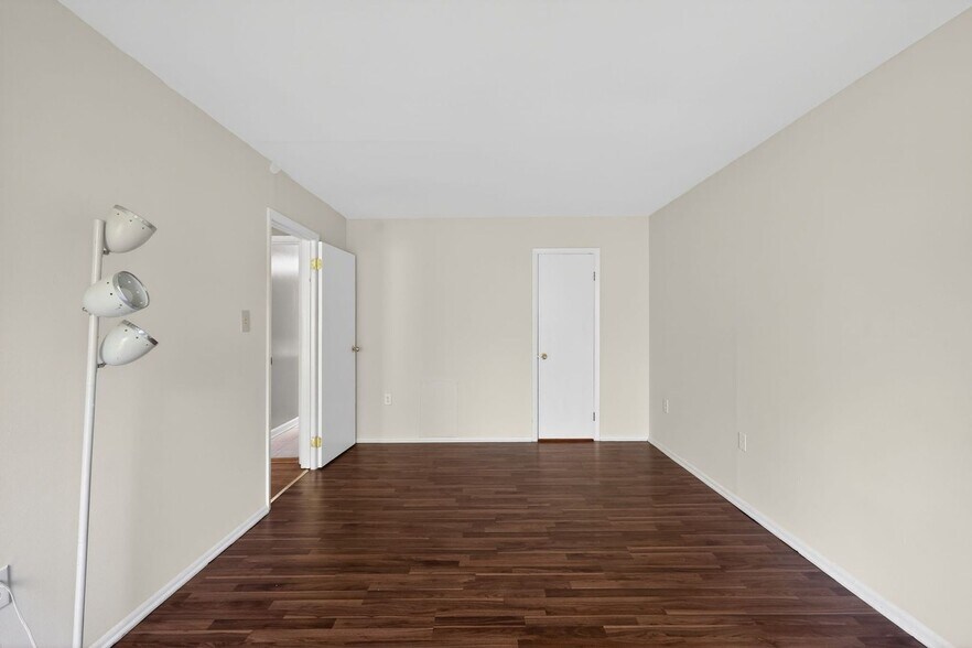 Building Photo - 5200 Newton St