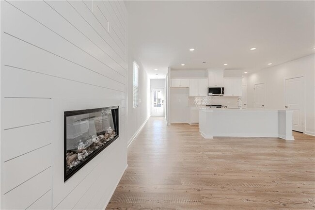 Building Photo - 7325 Mulberry St