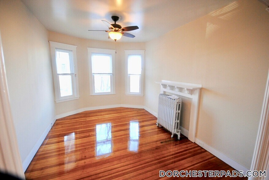 Building Photo - 139 E Cottage St