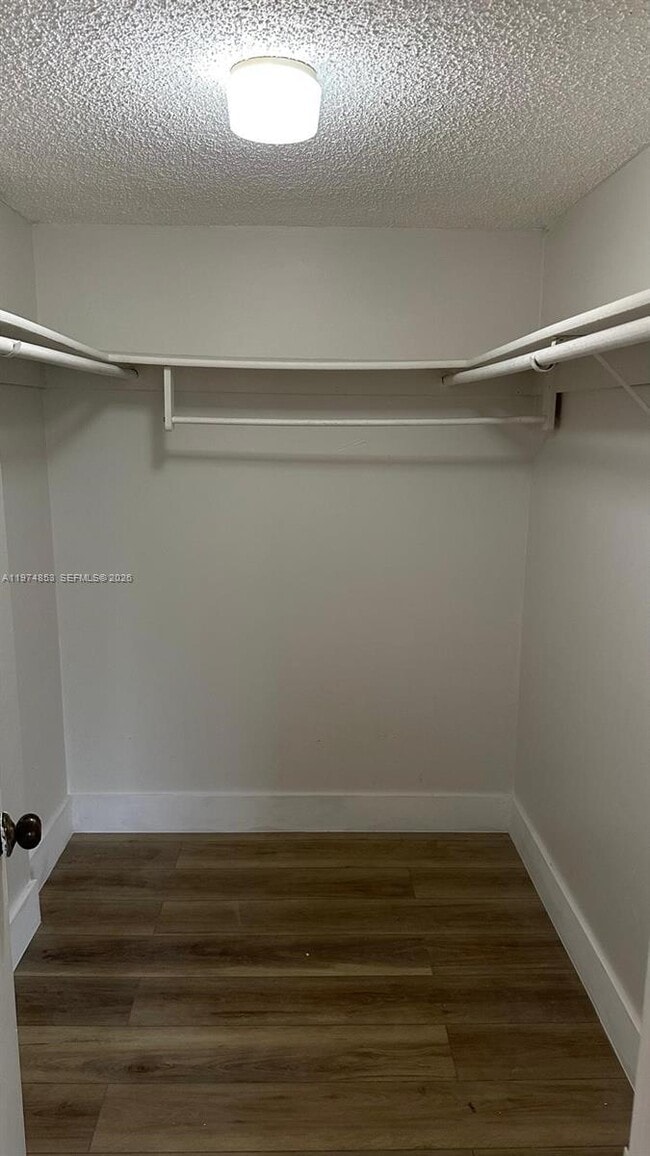 Building Photo - 10000 NW 80th Ct