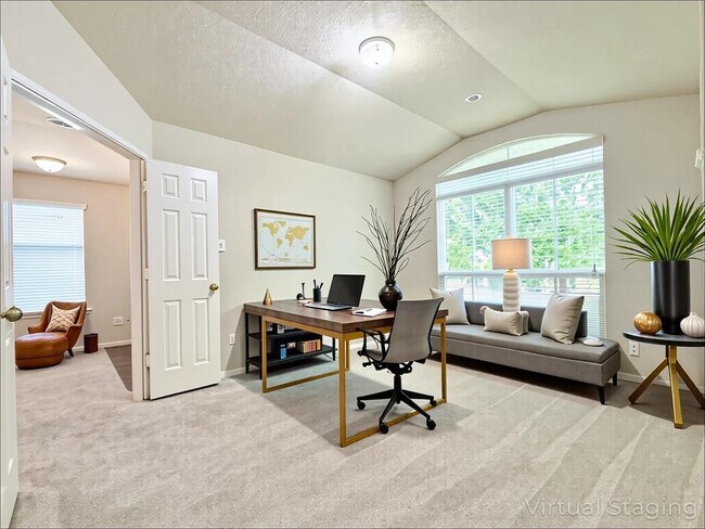 Building Photo - 314 Comal Run