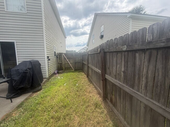 Building Photo - 1755 Polaris Dr