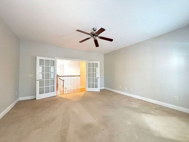 Building Photo - Available 1/15. Beautiful Remodeled 5 BR/4 BA Home in Park West!