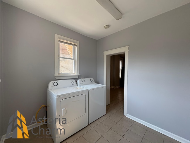 Building Photo - Charming 3-Bedroom with Natural Light, Har...