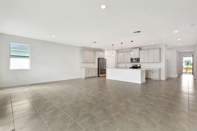 Building Photo - 14183 SW Harker St