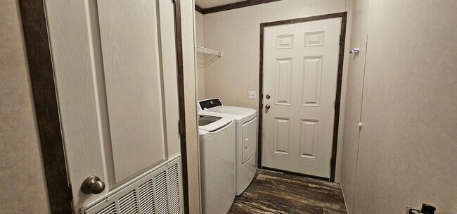 Building Photo - 56 Birch Ct