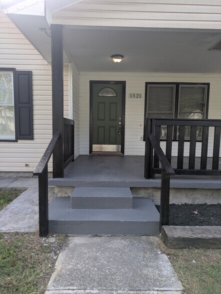 Building Photo - 1521 Waterhouse St