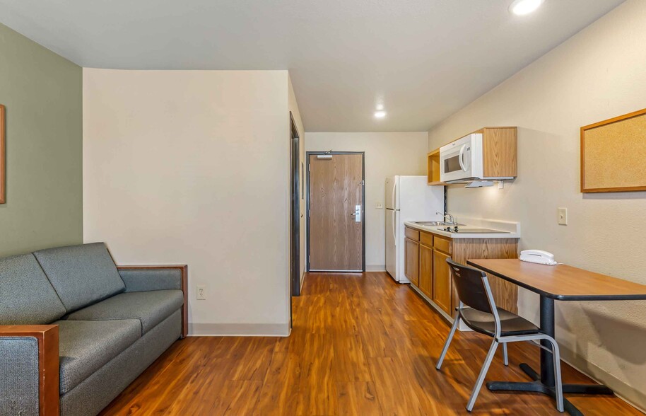 Building Photo - Furnished Studio-Cleveland - Mentor