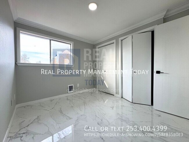 Building Photo - 1111 SW 148th St