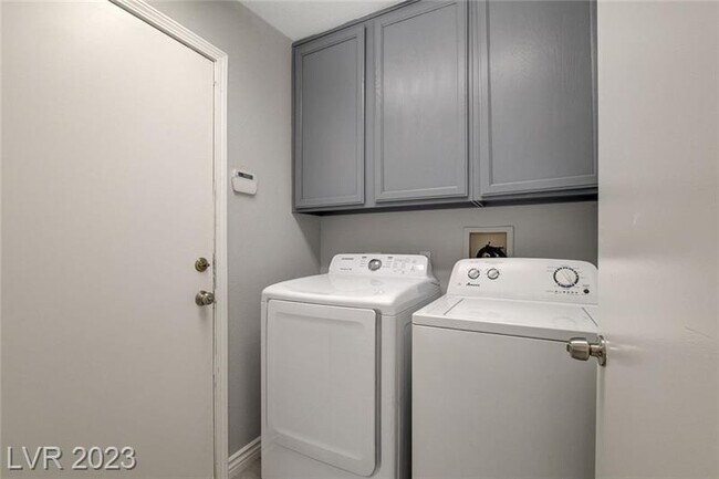 Building Photo - 1705 Navajo Lake Way