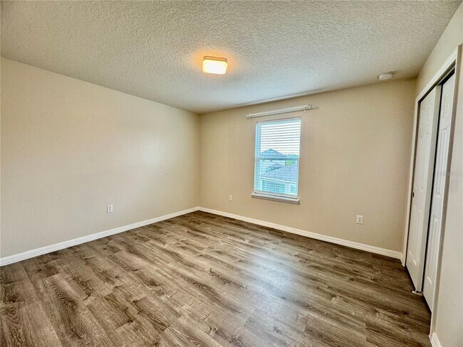 Building Photo - 2504 Amati Dr