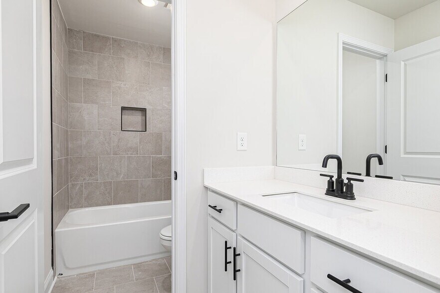 Building Photo - 225 Cantrell Dr