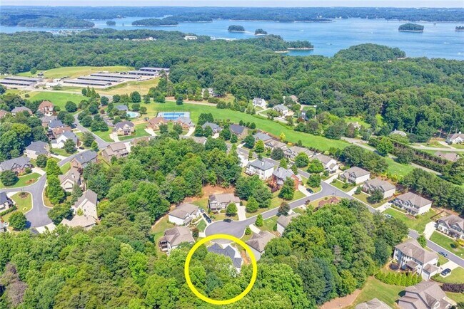 Building Photo - 9135 Fox Trail Ln