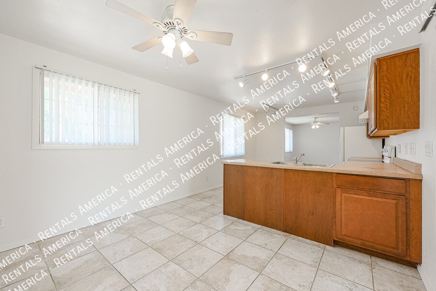Building Photo - 335 E Papago Dr