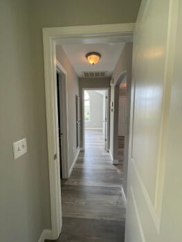 Building Photo - Spacious 3BR+ with fully fenced in backyard