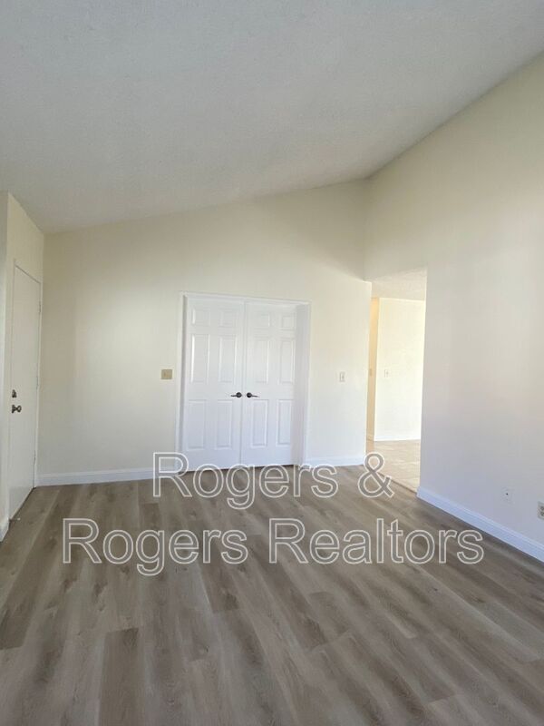 Building Photo - 1089 Rankin Dr