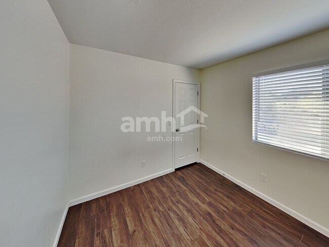 Building Photo - 786 W Cholla Crest Dr