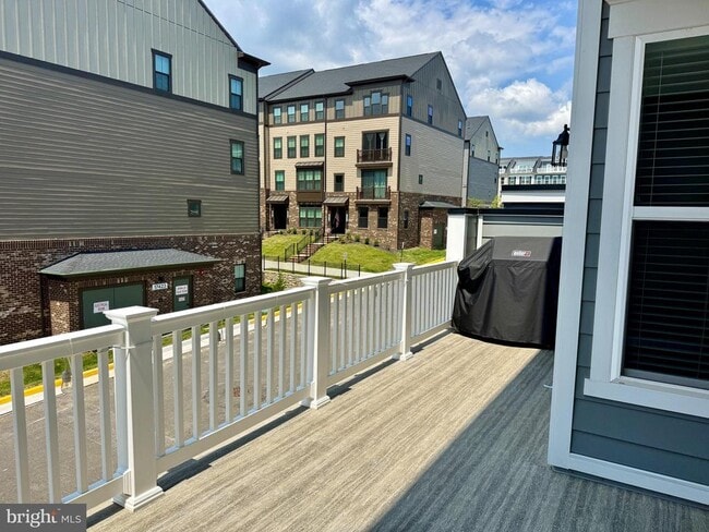 Building Photo - 1745 Riverbluff Ave