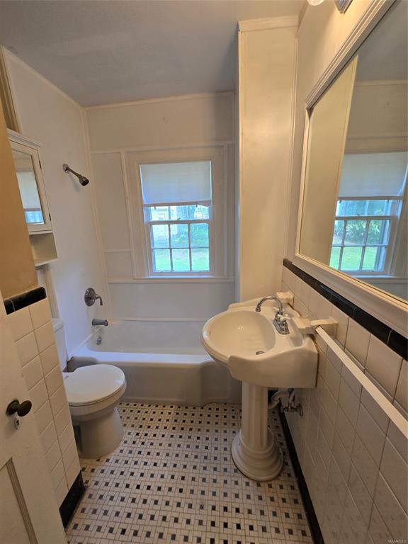 Building Photo - 555 Morningview Dr