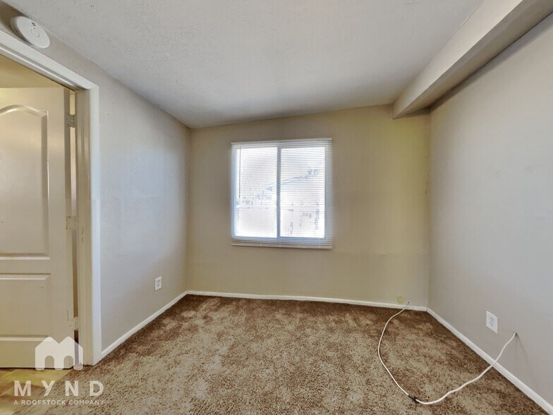 Building Photo - 1042 W Taylor St
