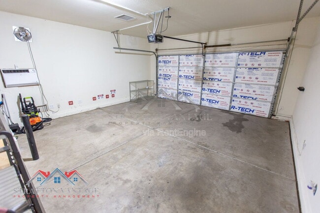 Building Photo - 3068 E Ravenswood Dr