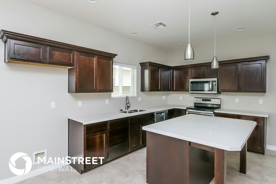 Building Photo - 2000 N 36th St