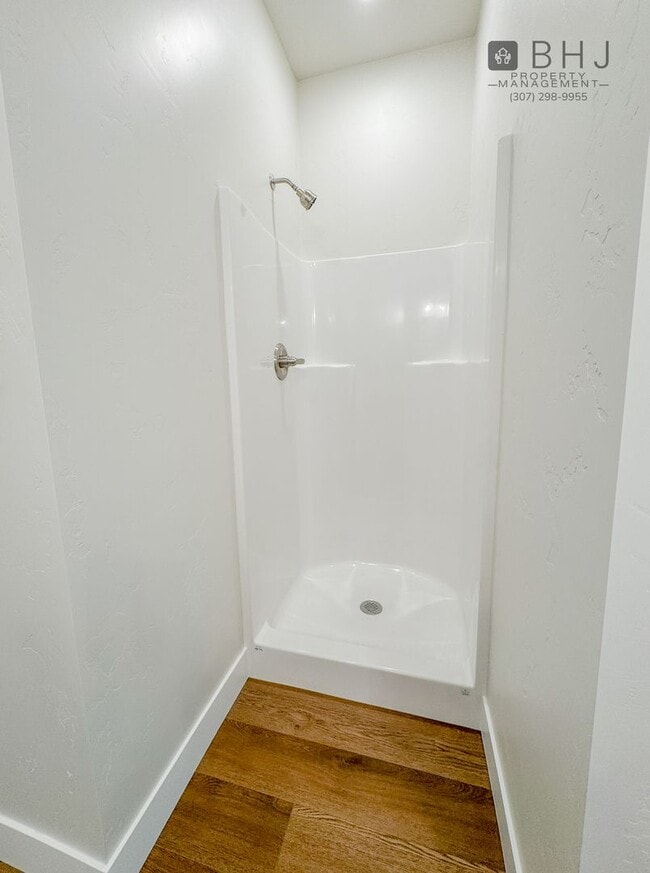 Building Photo - BRAND NEW! 2 BED/ 2BATH Dog Friendly Twin ...