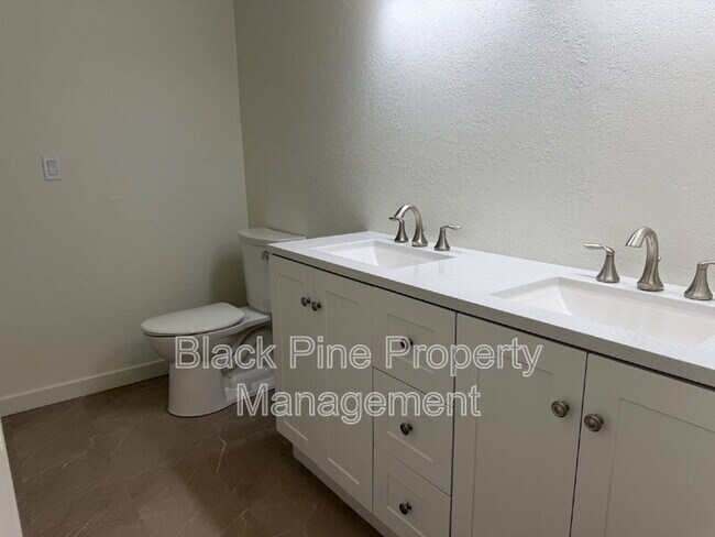 Building Photo - 1937 S Owyhee St