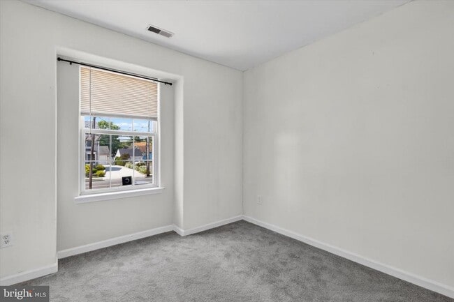 Building Photo - 507 S Fairview St