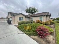 Building Photo - 3081 Bright St