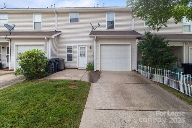 Building Photo - 17311 Villanova Rd