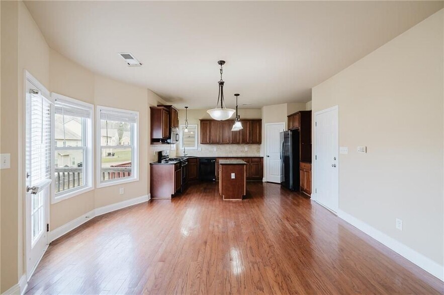 Building Photo - 3562 Fallen Oak Dr